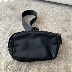 Lululemon belt bag 1L